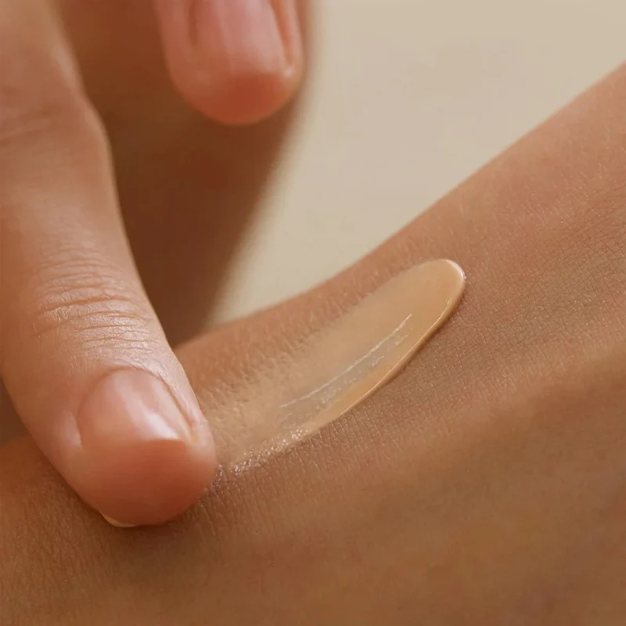 Banana Conceal Eye Cream | contorno de ojos con color